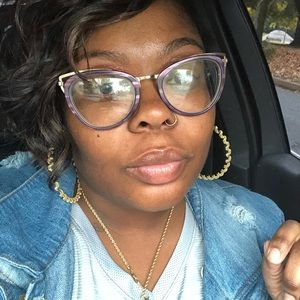 Meet your Posher, Erica